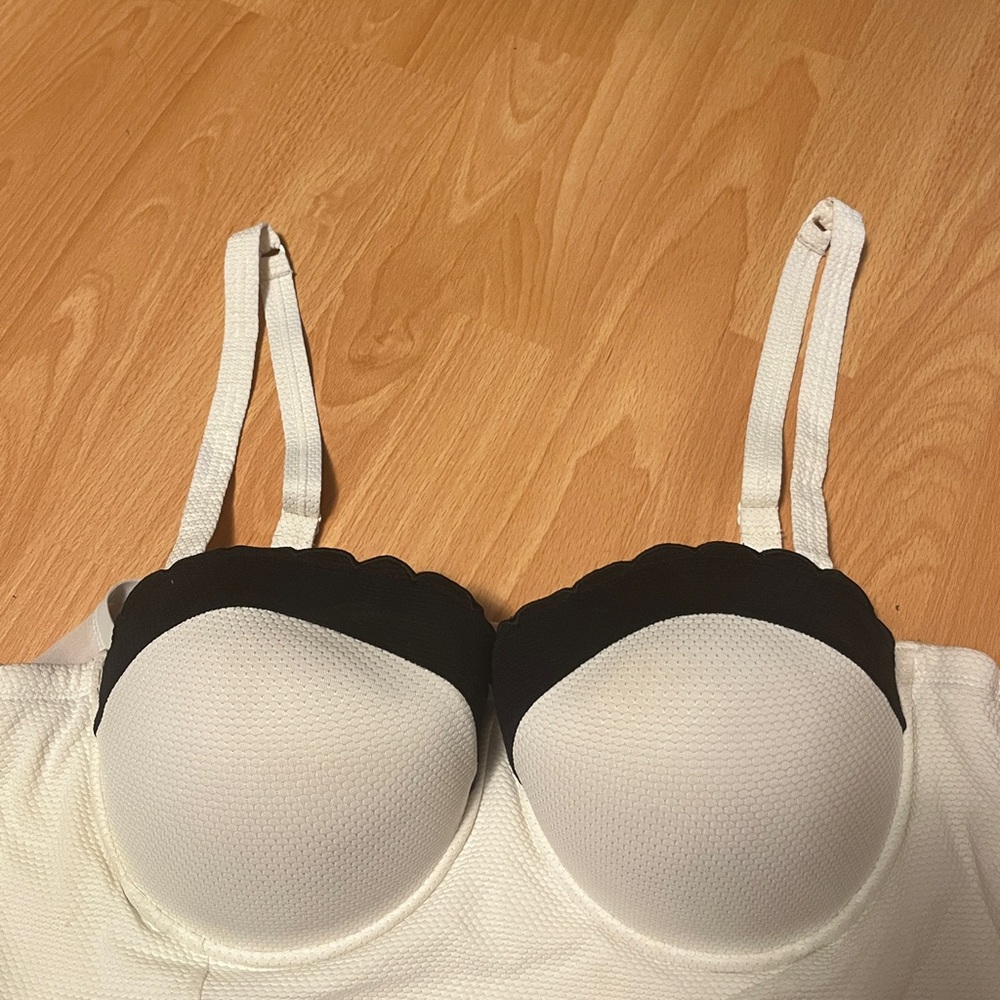 Scalloped bikini top, push up, extra padding (removable), detachable straps